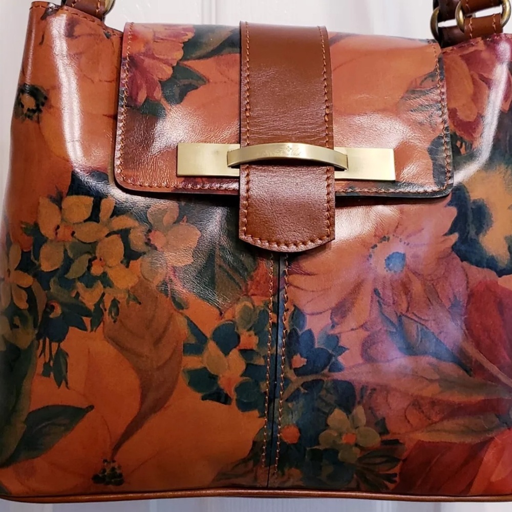 Patricia Nash Larone leather shoulder bag and coin purse